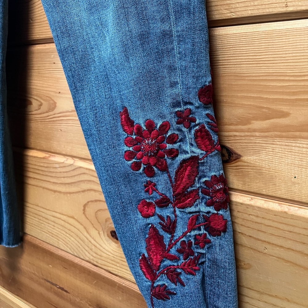 Kut from the Kloth Skinny Jeans with Red Floral Embroidery - Picture 8 of 8
